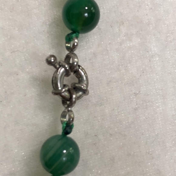 Hand Crafted Genuine Agate Green Gemstone Knotted White Gold Clasp Necklace - Picture 11 of 13